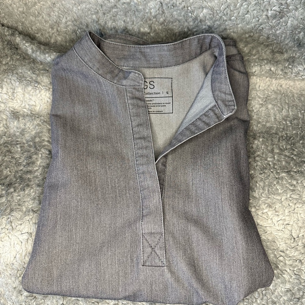 Figs Graphite Gray Women's Tunic Scrub Top